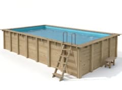 Houten zwembad met ladder en bankje