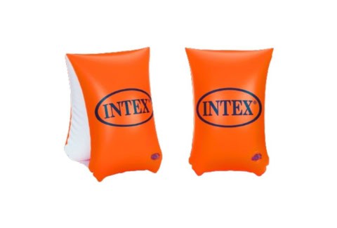 Oranje zwembandjes met Intex-logo