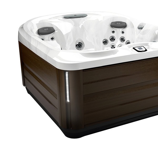 Bruine jacuzzi met witte binnenkant en jets