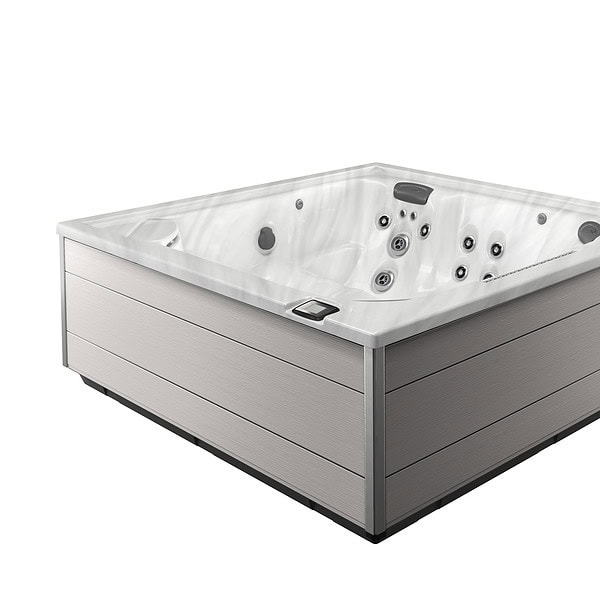 Moderne jacuzzi met meerdere massagejets.